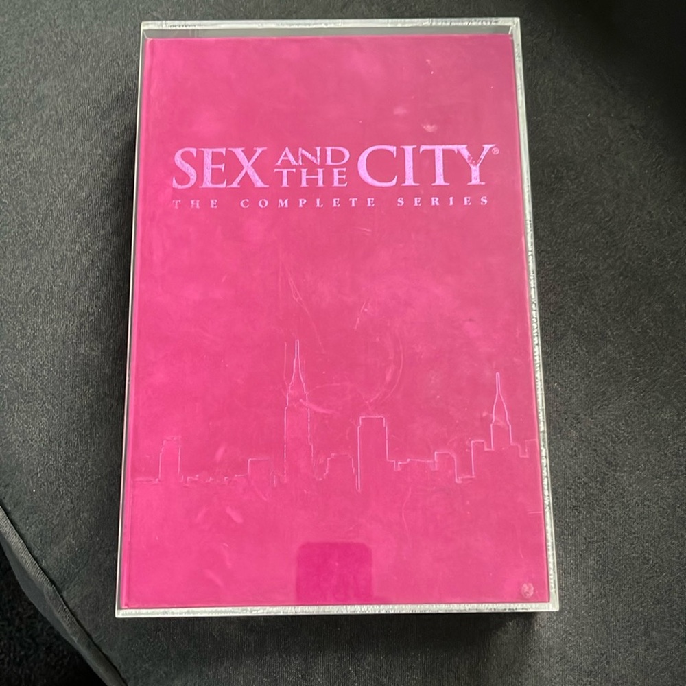 Sex and the City Complete 6 Season Series DVD Set- Pink Velvet
